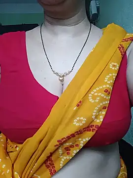 Snapshot of Rosy-B chatting on 07/04/26, 01:23 Rosy-B online show from 07/04/26, 01:23