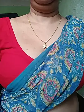 Snapshot of Rosy-B chatting on 07/19/26, 12:14 Rosy-B online show from 07/19/26, 12:14
