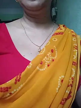 Snapshot of Rosy-B chatting on 07/27/26, 12:39 Rosy-B online show from 07/27/26, 12:39