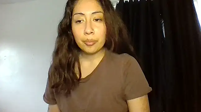 Snapshot of LorenaAnderson chatting on 02/15/25, 04:01 LorenaAnderson online show from 02/15/25, 04:01