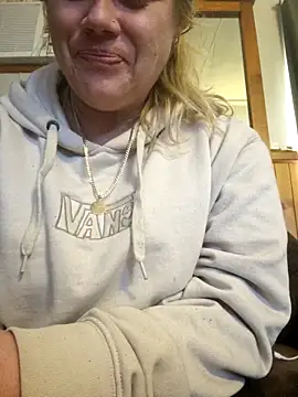 Snapshot of Off_the_Lesh chatting on 09/18/25, 09:39 Off the Lesh online show from 09/18/25, 09:39