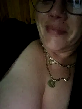 Snapshot of Off_the_Lesh chatting on 05/13/26, 04:04 Off the Lesh online show from 05/13/26, 04:04