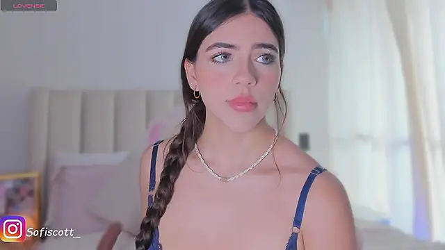 Snapshot of SofiScott_ chatting on 01/16/26, 07:40 SofiScott online show from 01/16/26, 07:40