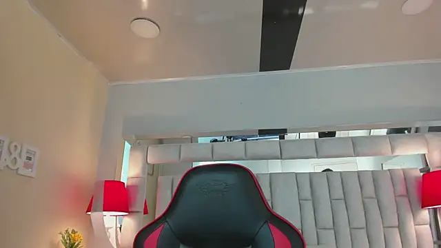 mariiahneedles online show from 10/30/25, 03:08