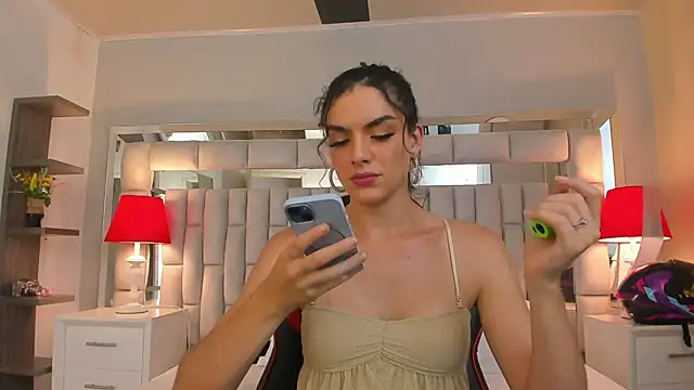 mariiahneedles online show from 10/31/25, 01:17