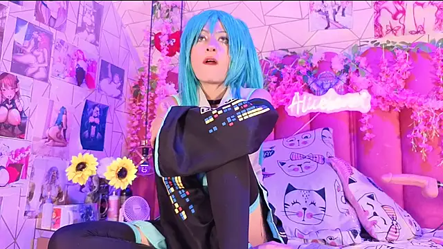 Snapshot of Alicebenett chatting on 11/02/25, 08:33 Alicebenett online show from 11/02/25, 08:33