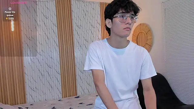 Snapshot of billie_jr chatting on 10/23/25, 03:50 billie jr online show from 10/23/25, 03:50