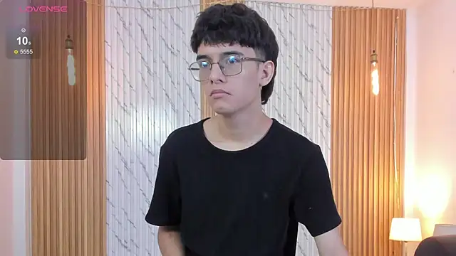 Snapshot of billie_jr chatting on 11/06/25, 04:02 billie jr online show from 11/06/25, 04:02