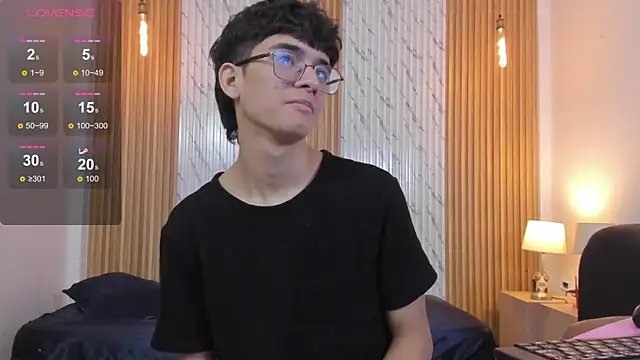 Snapshot of billie_jr chatting on 11/17/25, 04:18 billie jr online show from 11/17/25, 04:18