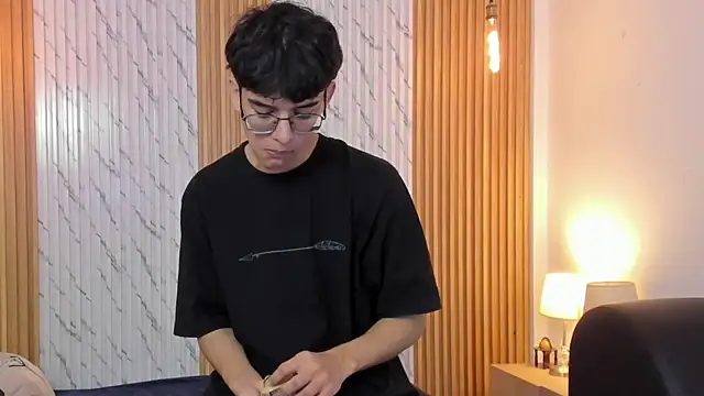 Snapshot of billie_jr chatting on 11/25/25, 03:28 billie jr online show from 11/25/25, 03:28