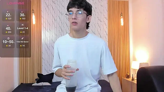 Snapshot of billie_jr chatting on 11/30/25, 02:15 billie jr online show from 11/30/25, 02:15