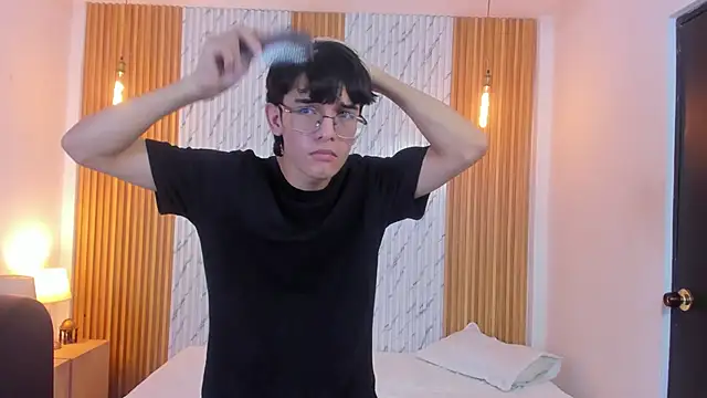 Snapshot of billie_jr chatting on 12/04/25, 04:22 billie jr online show from 12/04/25, 04:22