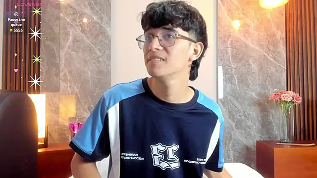 Snapshot of billie_jr chatting on 12/15/25, 08:13 billie jr online show from 12/15/25, 08:13