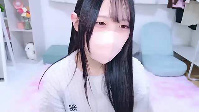 Snapshot of Suzu_ch_xx chatting on 11/13/25, 01:10 Suzu ch xx online show from 11/13/25, 01:10