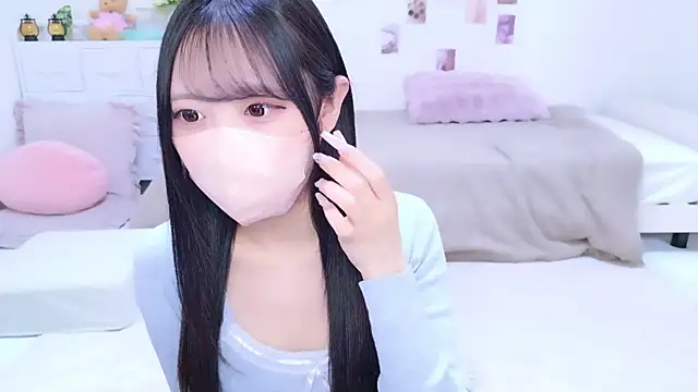 Snapshot of Suzu_ch_xx chatting on 11/29/25, 08:45 Suzu ch xx online show from 11/29/25, 08:45