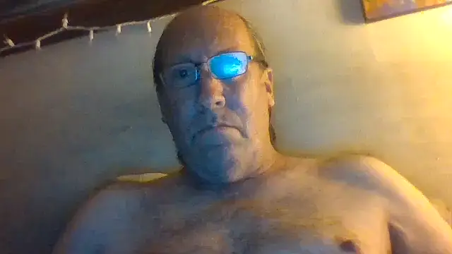 Snapshot of hornyrich69 chatting on 06/21/26, 04:59 hornyrich69 online show from 06/21/26, 04:59