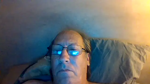 Snapshot of hornyrich69 chatting on 07/17/26, 04:52 hornyrich69 online show from 07/17/26, 04:52