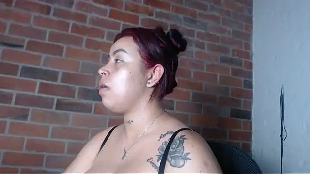 salome  hills1 online show from 02/26/25, 01:11