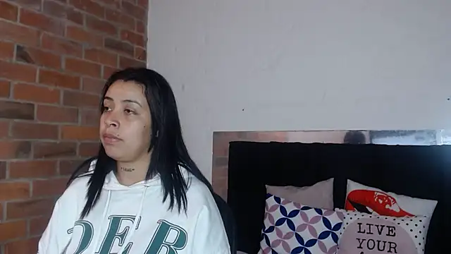 salome  hills1 online show from 11/22/25, 01:32