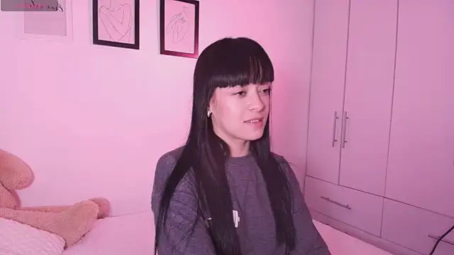 Snapshot of DannaHyde chatting on 11/24/25, 06:07 DannaHyde online show from 11/24/25, 06:07