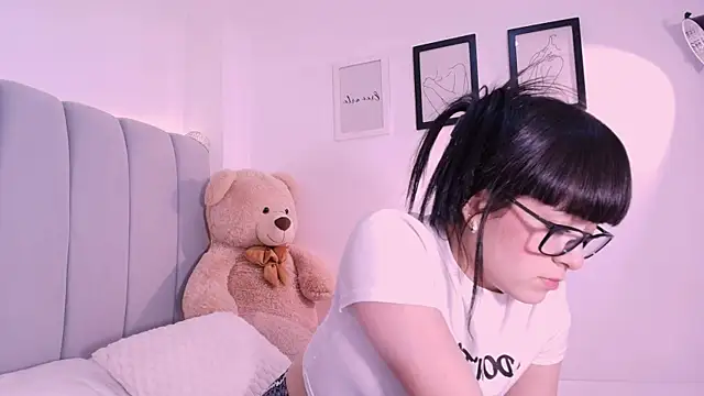 Snapshot of DannaHyde chatting on 05/23/26, 07:51 DannaHyde online show from 05/23/26, 07:51