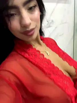 Snapshot of IzzyWild chatting on 10/01/25, 10:32 IzzyWild online show from 10/01/25, 10:32