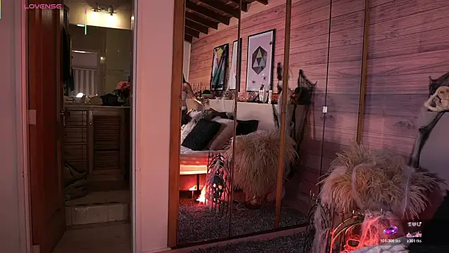 IzzyWild online show from 10/31/25, 12:28