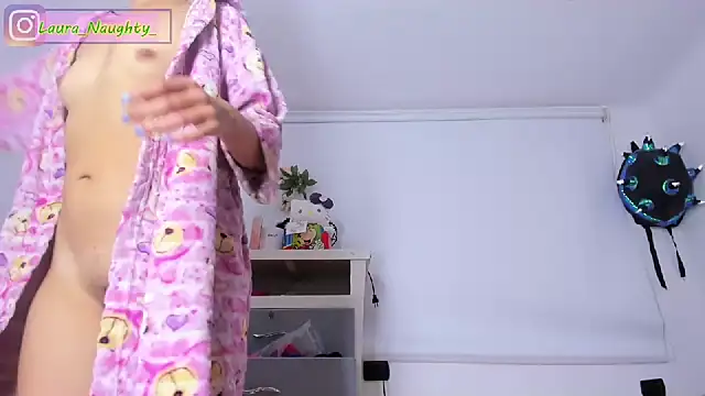 Laura naughty  online show from 01/17/25, 09:17