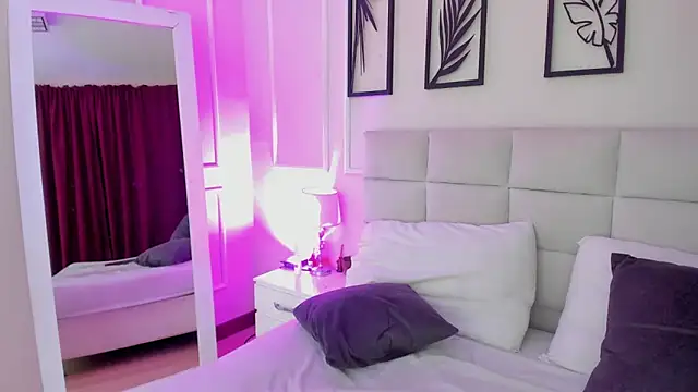 Alisa  walker online show from 03/18/25, 06:15