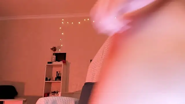 Britney Ross online show from 12/01/25, 03:33