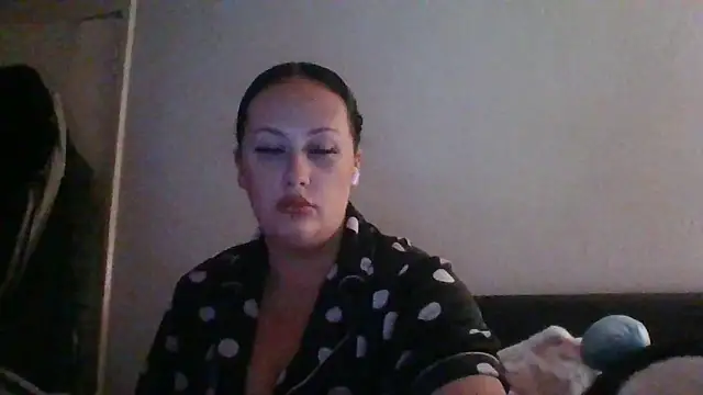 CurvyQueen2023 online show from 12/04/25, 04:05