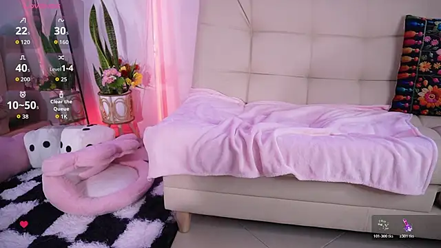 Natasha  Sccott online show from 11/19/25, 06:41