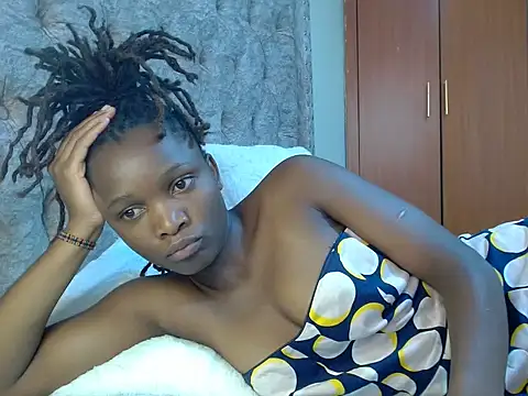 Snapshot of Naughty_Girl17 chatting on 12/05/24, 07:49 Naughty Girl17 online show from 12/05/24, 07:49