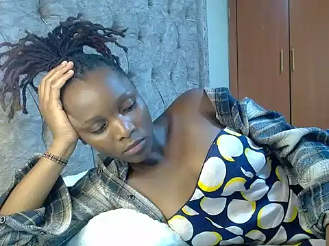 Snapshot of Naughty_Girl17 chatting on 12/05/24, 07:17 Naughty Girl17 online show from 12/05/24, 07:17