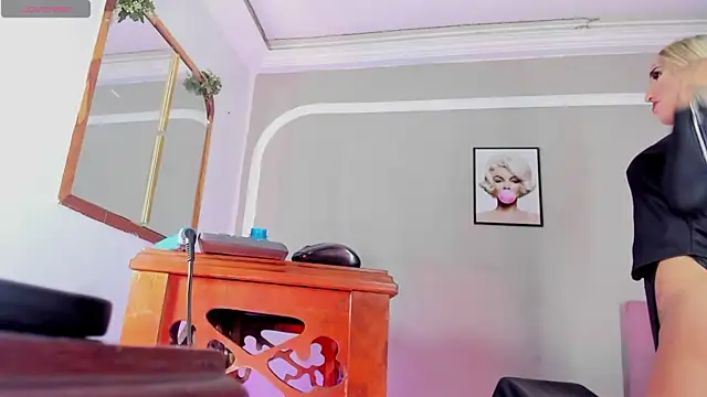 Jimena Grey online show from 10/25/25, 01:07