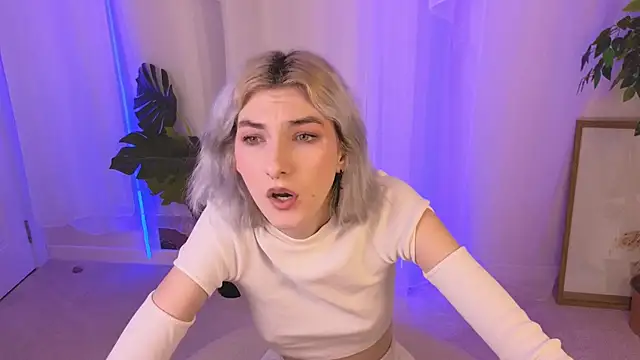 Snapshot of Mia_Cheers chatting on 12/07/24, 05:09 Mia Cheers online show from 12/07/24, 05:09