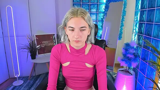 Snapshot of Mia_Cheers chatting on 12/16/24, 01:54 Mia Cheers online show from 12/16/24, 01:54