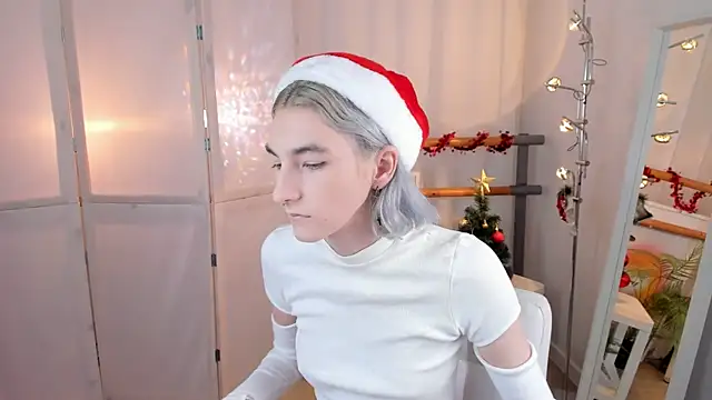 Snapshot of Mia_Cheers chatting on 12/22/24, 01:44 Mia Cheers online show from 12/22/24, 01:44