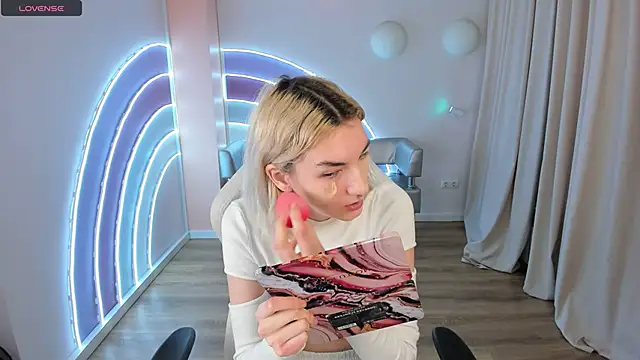 Snapshot of Mia_Cheers chatting on 02/22/25, 01:46 Mia Cheers online show from 02/22/25, 01:46