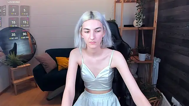 Snapshot of Mia_Cheers chatting on 09/08/25, 04:50 Mia Cheers online show from 09/08/25, 04:50