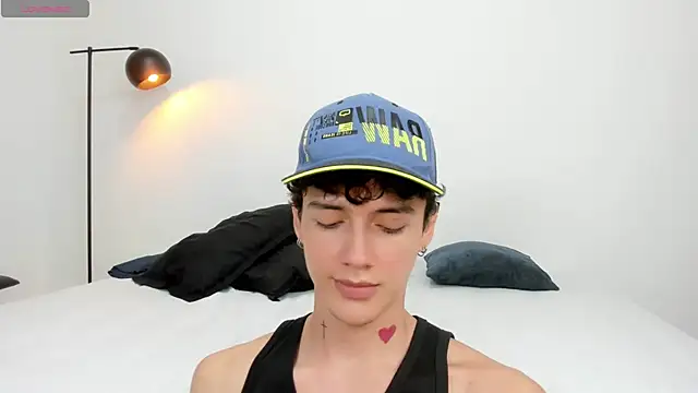 Snapshot of badboy_one_ chatting on 01/02/25, 07:51 badboy one online show from 01/02/25, 07:51