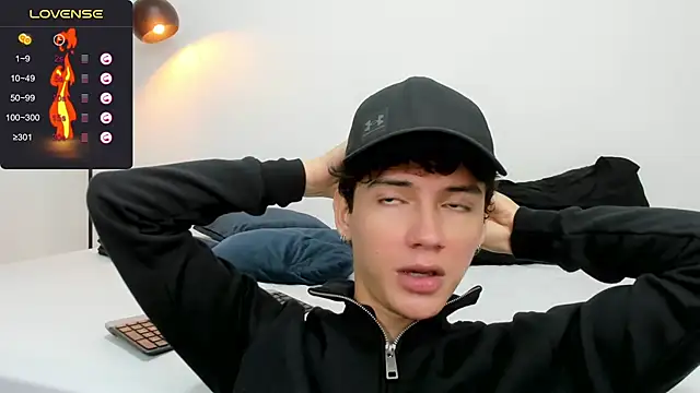 Snapshot of badboy_one_ chatting on 01/03/25, 01:03 badboy one online show from 01/03/25, 01:03