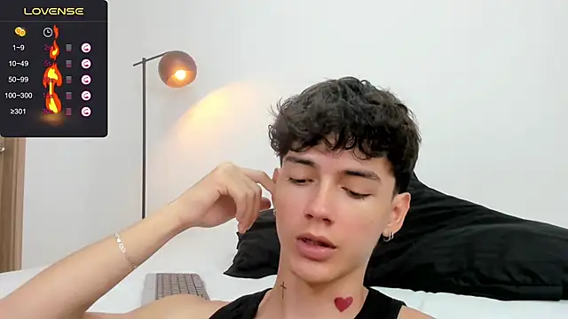 Snapshot of badboy_one_ chatting on 01/27/25, 08:49 badboy one online show from 01/27/25, 08:49