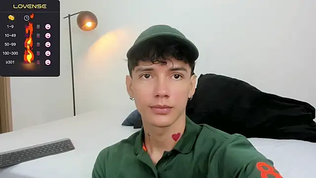 Snapshot of badboy_one_ chatting on 01/29/25, 01:07 badboy one online show from 01/29/25, 01:07