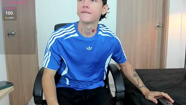 Snapshot of badboy_one_ chatting on 03/22/25, 01:19 badboy one online show from 03/22/25, 01:19