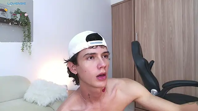 Snapshot of badboy_one_ chatting on 09/29/25, 08:35 badboy one online show from 09/29/25, 08:35