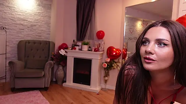 LinaReese online show from 02/12/25, 08:16