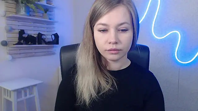 Snapshot of holly_xglam chatting on 01/16/25, 03:23 holly xglam online show from 01/16/25, 03:23