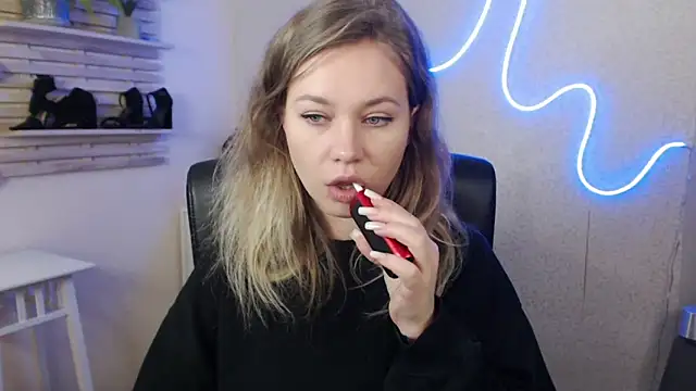 Snapshot of holly_xglam chatting on 01/30/25, 05:30 holly xglam online show from 01/30/25, 05:30