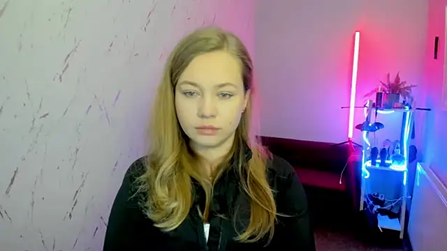 Snapshot of holly_xglam chatting on 11/30/25, 06:12 holly xglam online show from 11/30/25, 06:12